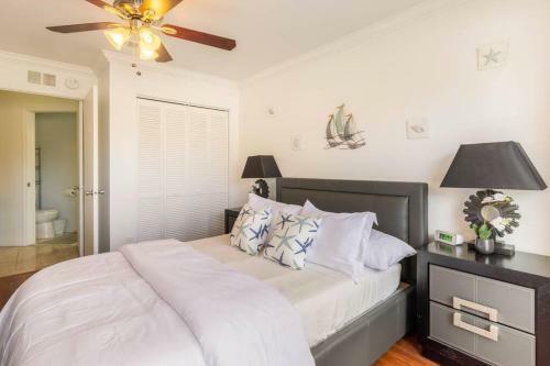 Cozy 2 Bedroom Lakeview Villa King Queen Beds