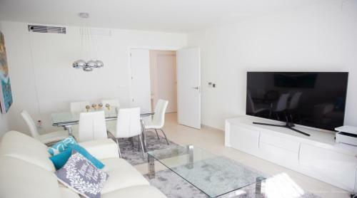 Lovely Apartment Centrally Located In Estepona