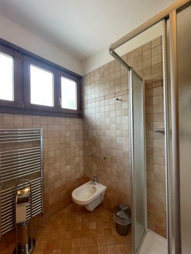 Terraced House With Garden In Dongo - Larihome