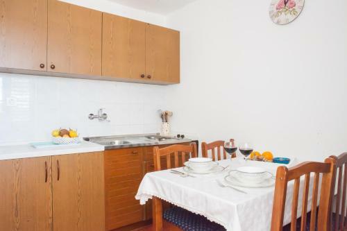 Apartments Barbara Tisno