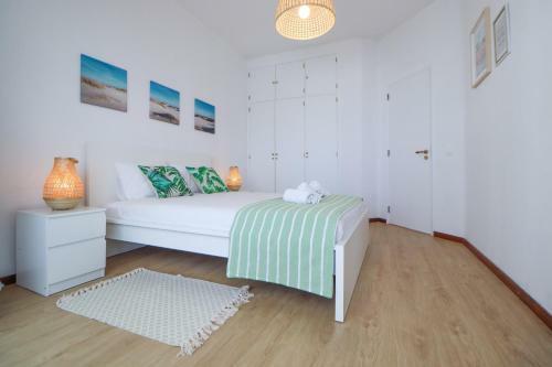 Sea View Apartment Near The Beach
