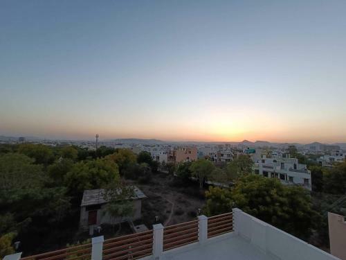 Apartamento Oyo Home 84939 Choudhary White House