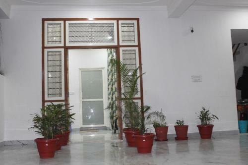 Apartamento Oyo Home 84939 Choudhary White House