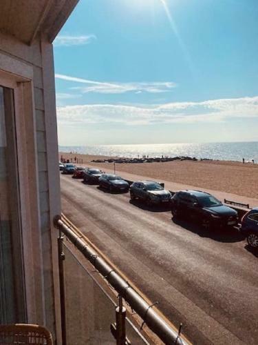 Town House In Prime Beachfront Location. Sea Views