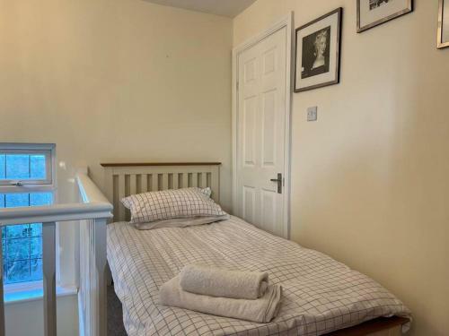 Apartamento Self Contained, Spacious Annex With Private Drive.