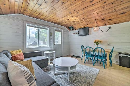 Charming Crooked Lake Cottage With Boat Dock!
