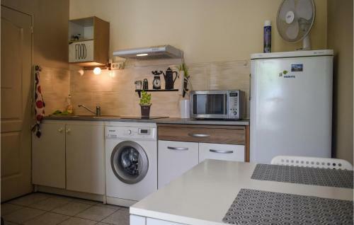 Stunning Apartment In Drancy With Wifi