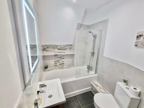 Lovely 1 Bed Apartment In Old Market Square
