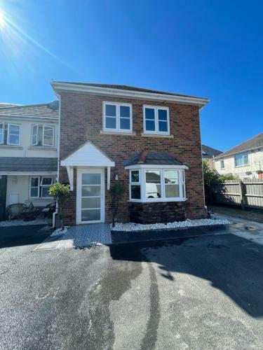 Beautiful 2 Bedroom House Seasisde Location