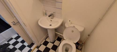 Lovely 3-bed Apartment In Parkgate Rotherham