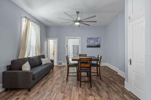 Comforts Cheerful 3 Bedroom In St Louis