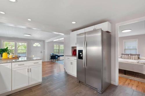 New! Cozy Asheville Cottage!