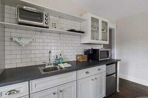 Lakeview Oasis- Pet Friendly W/ Hot Tub & Beach!