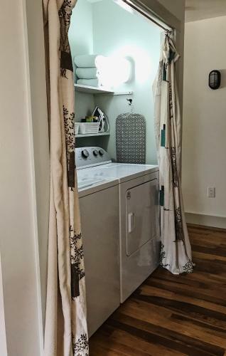 Cottage By The Sea: Pagnotto Shellback House