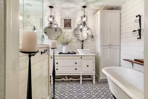 1930s Queen Anne Home 4 Bedroom-central Location