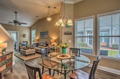 Resort Townhome With Pool Access On Golf Course