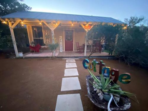 Cottage With Hot Tub And Pool Bandera, Tx.