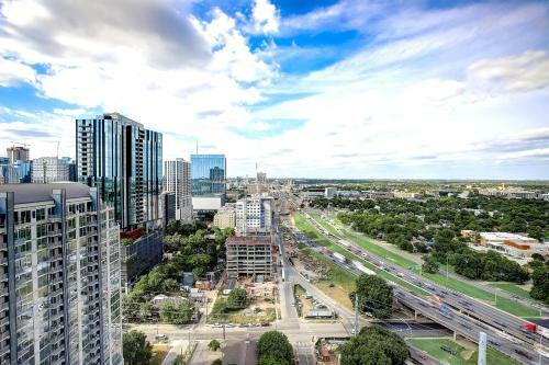 Apartamento New! Luxury Downtown Austin Rainey St. Lake View!