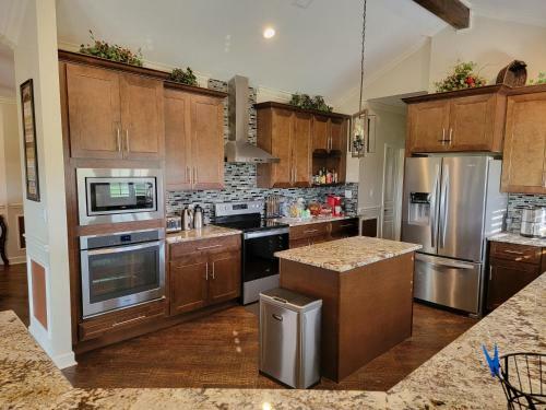 Newly Renovated Private Ranch Get-a-way