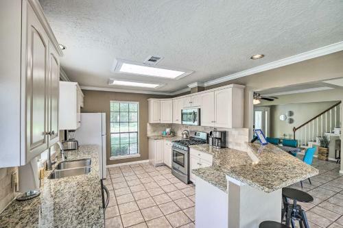 Pet-friendly Seabrook Home With Spacious Yard!