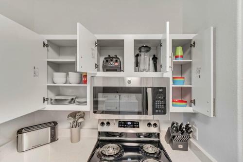 Apartamento Gorgeous Ground Floor Unit W Attached Garage