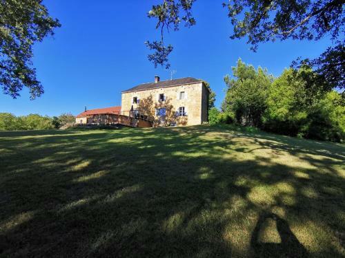 Maison Typique P�rigourdine Avec Piscine