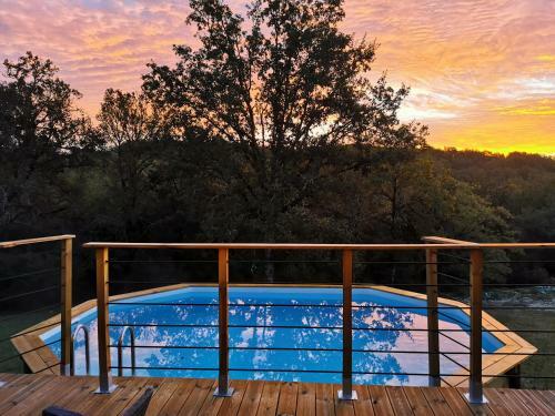 Maison Typique P�rigourdine Avec Piscine