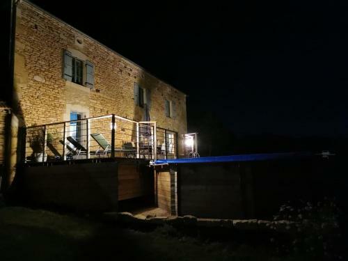 Maison Typique P�rigourdine Avec Piscine