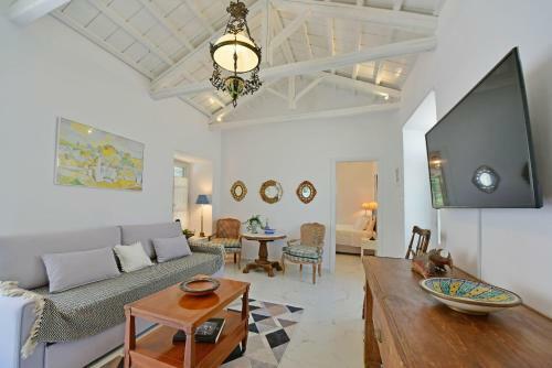 Hydra Luxury Getaway - Maria's Cozy Home
