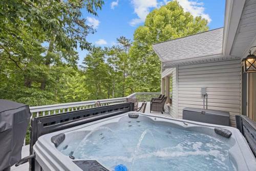 New! Carolina In The Pines- Hot Tub- Firepit!