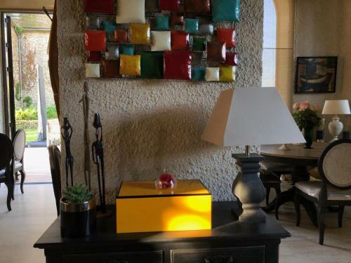 Hostal Le Prieur� De Bazainville