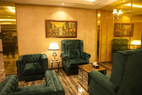Royal Mansion Hotel