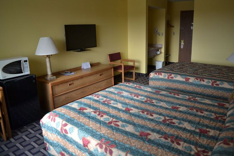 Hotel Sky Lodge Inn & Suites - Delavan