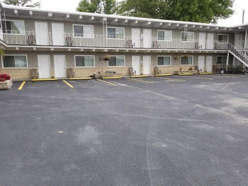 Hillcrest Motel