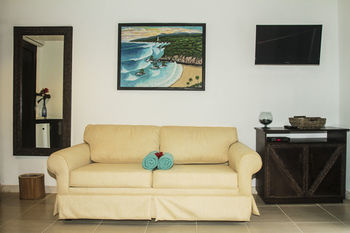 Hostal Garden By The Sea