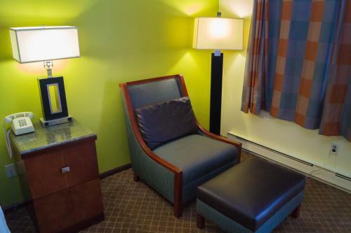 Motel Sullivan Trail Inn & Suites
