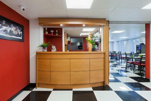Hotel H�tel Balladins Chalons En Champagne