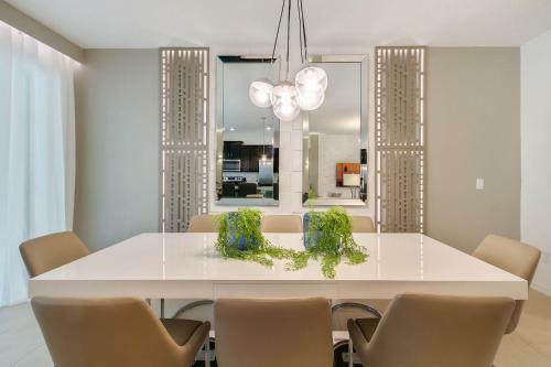 4 Bedrooms - 4,5 Bathrooms - Solara 8964 Ad