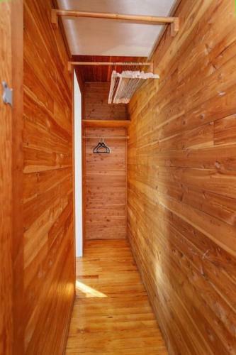 Charming 1br Vintage Treehouse Garage Apartment