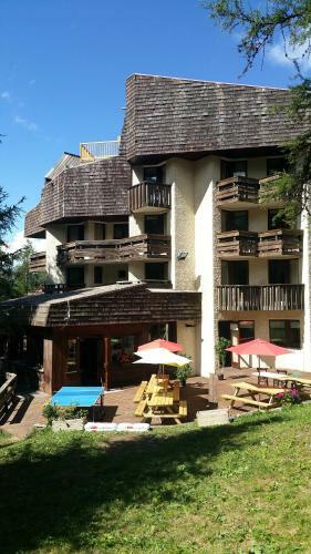 Hotel H�tel Les Trappeurs