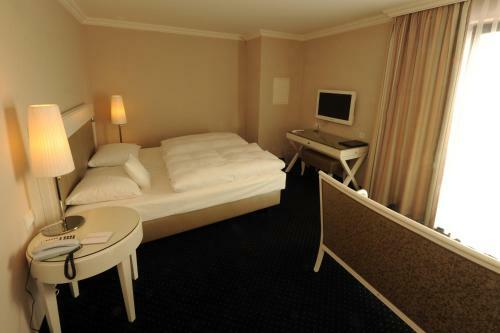 Hotel & Restaurant Sch�nau