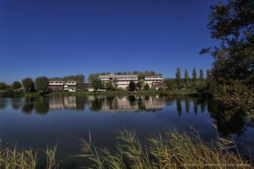 Hotel Du Lac La Mezelle