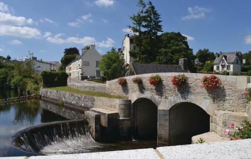 Holiday Home Poullaouen 51