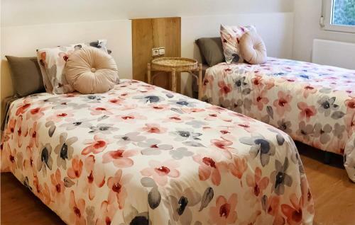 Awesome Apartment In Vimianzo With Wifi And 3 Bedrooms