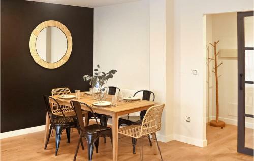 Awesome Apartment In Vimianzo With Wifi And 3 Bedrooms