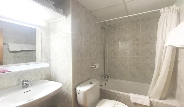 Aparthotel Midi 3000
