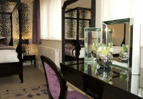 Hotel Oakwood House