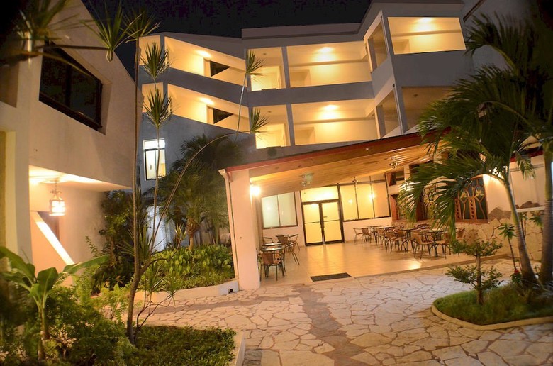 Hotel Tropicana
