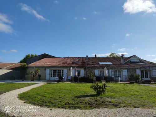Domaine Des Pr�s De Joussac