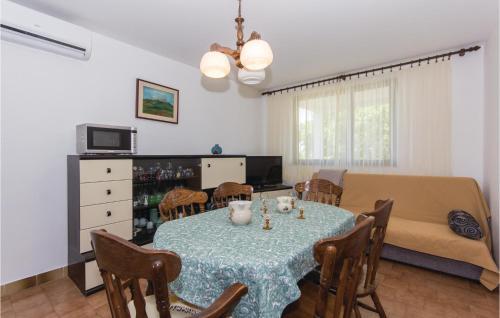 Holiday Home Veliki Vareski V